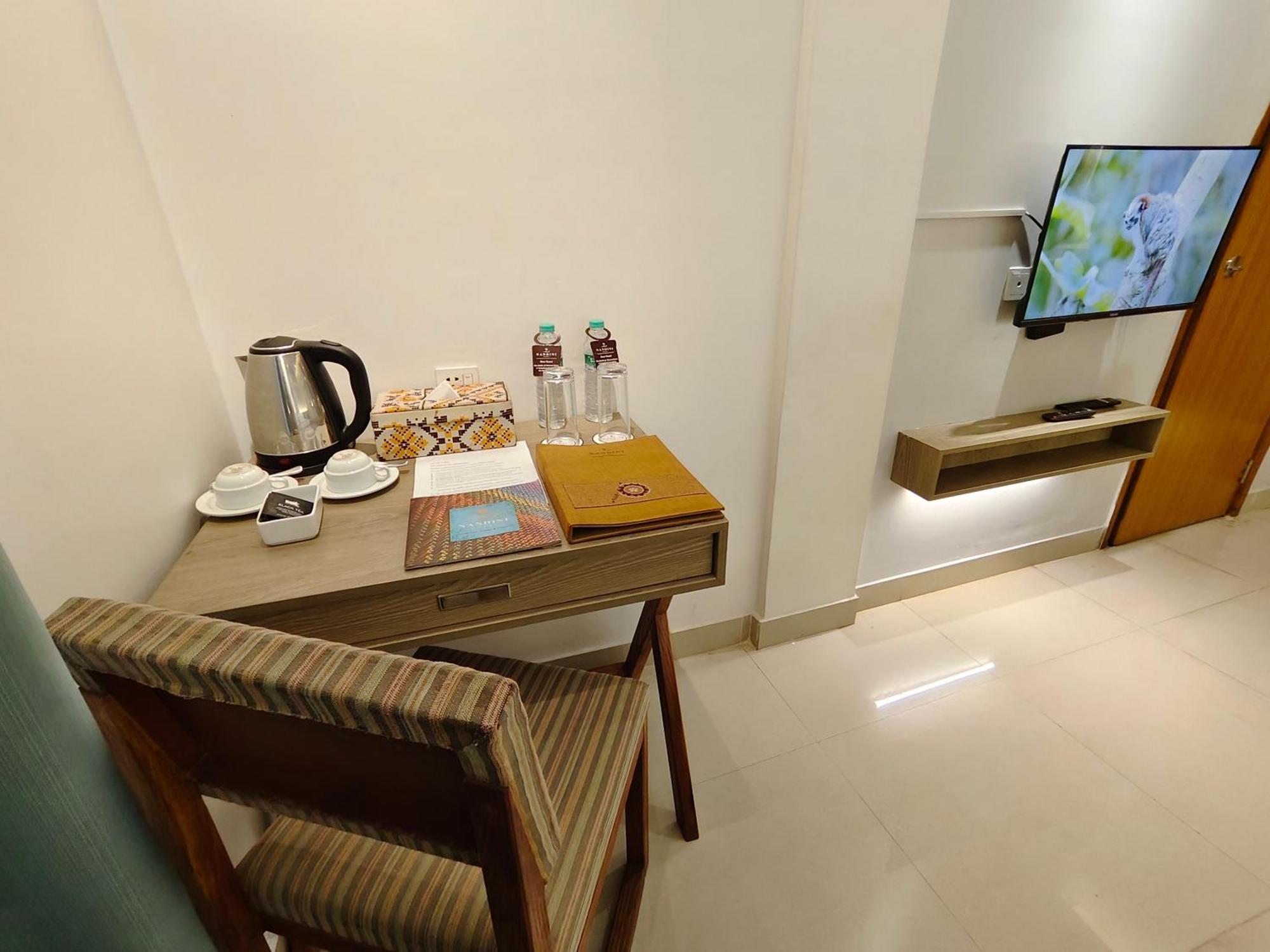 Hotel Nandini Dhaka Bagian luar foto