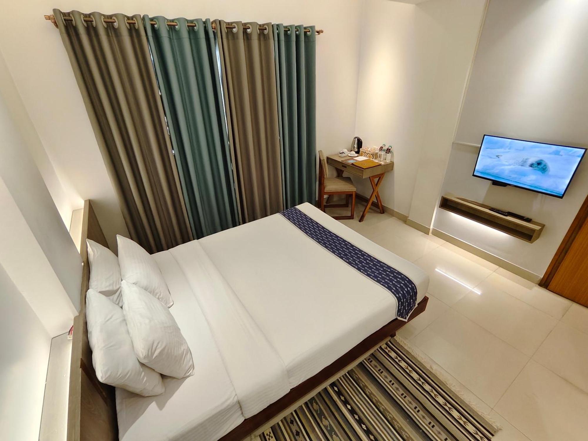 Hotel Nandini Dhaka Bagian luar foto