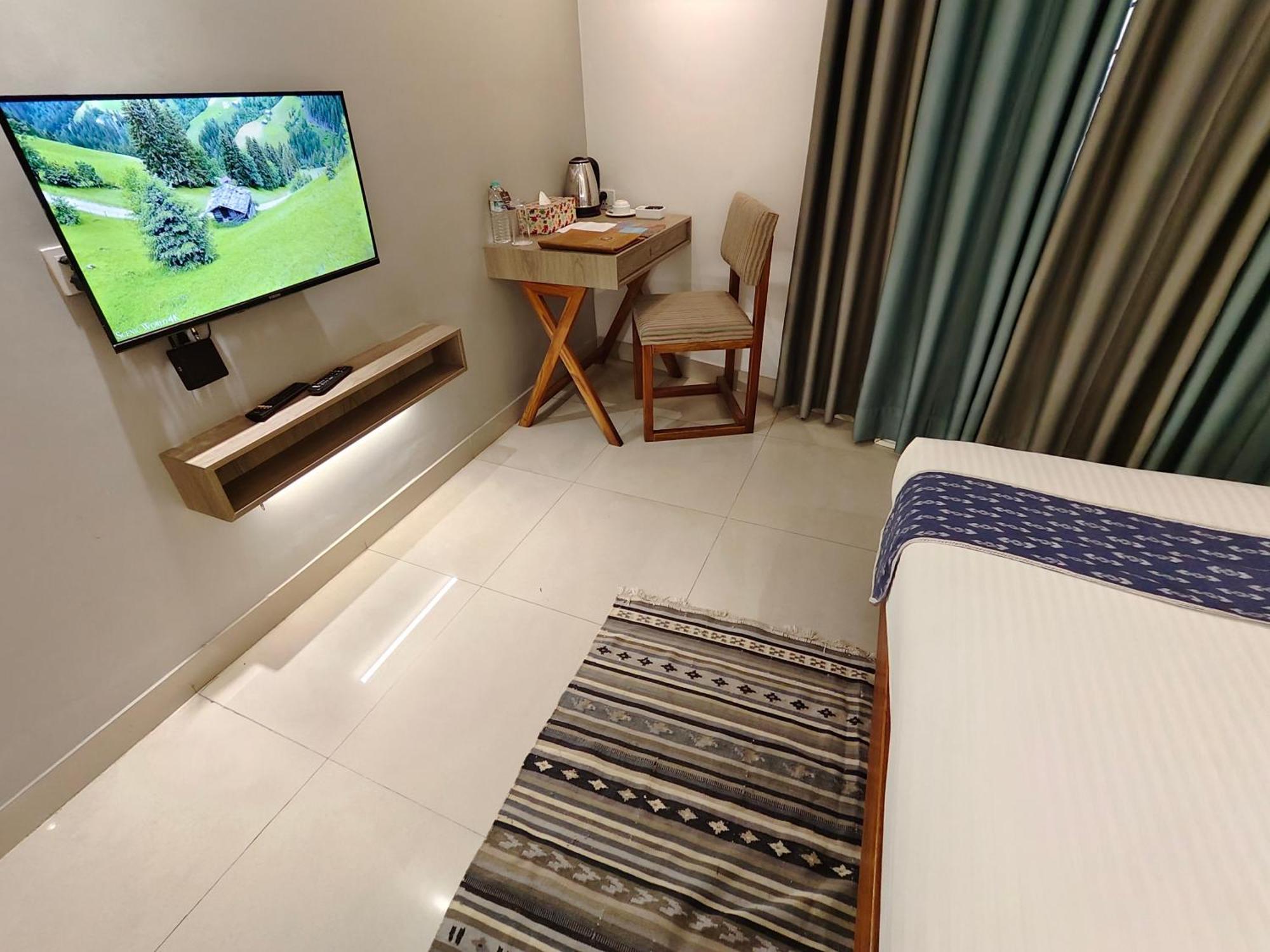 Hotel Nandini Dhaka Bagian luar foto