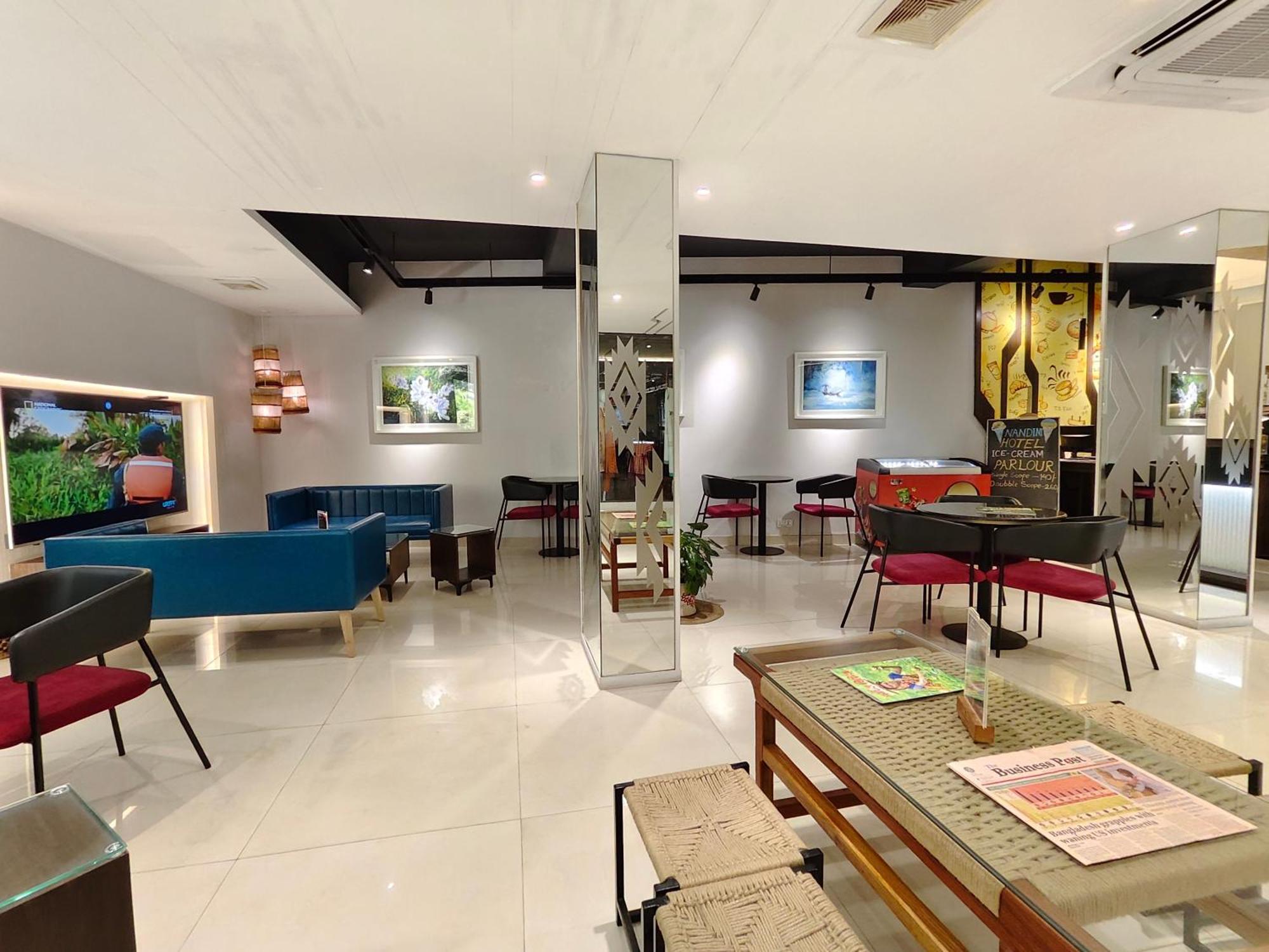 Hotel Nandini Dhaka Bagian luar foto