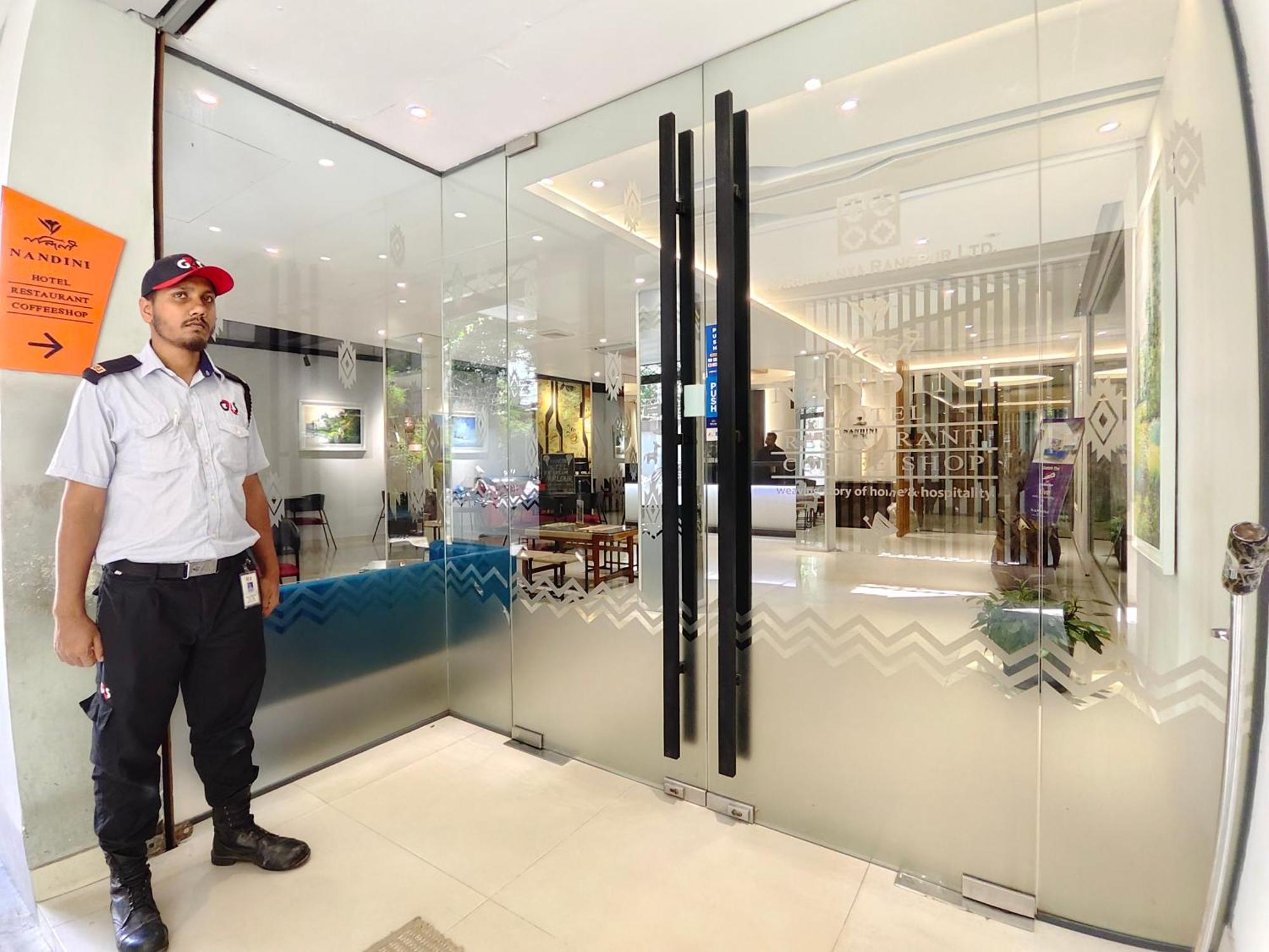 Hotel Nandini Dhaka Bagian luar foto